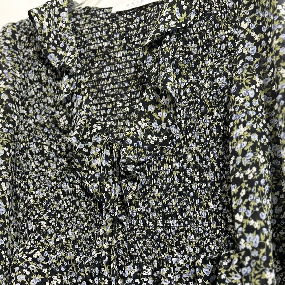 ASTR The Label Black Blue Ditsy Floral Peasant Preppy Chiffon Ruffle Top Size M - Picture 10 of 11